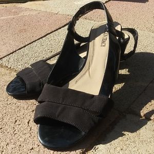 Ellen Tracy wedges